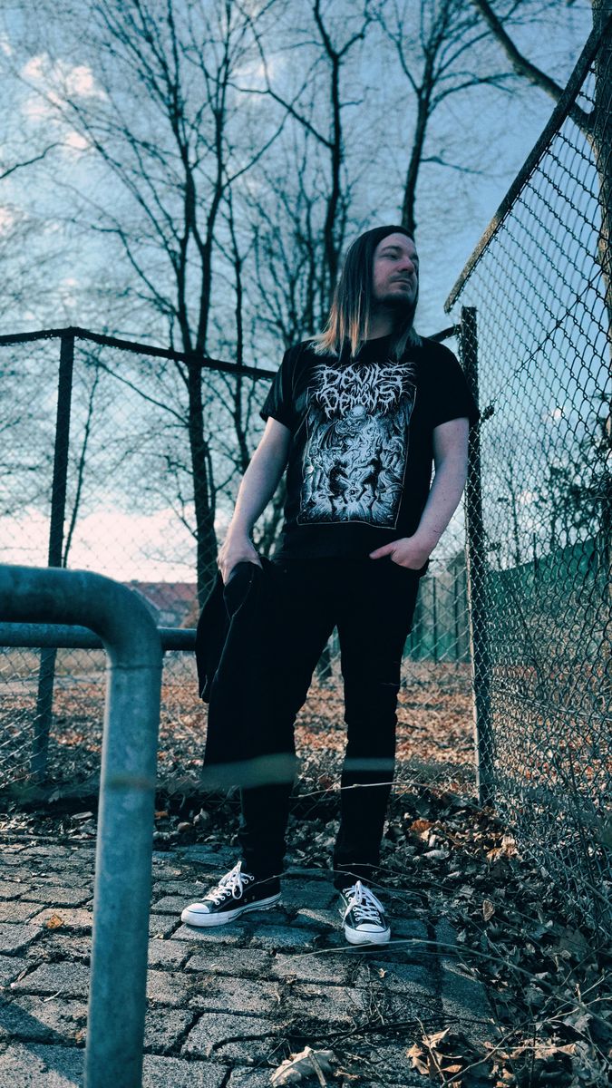 Devils & Demons - TANZ - T-Shirt