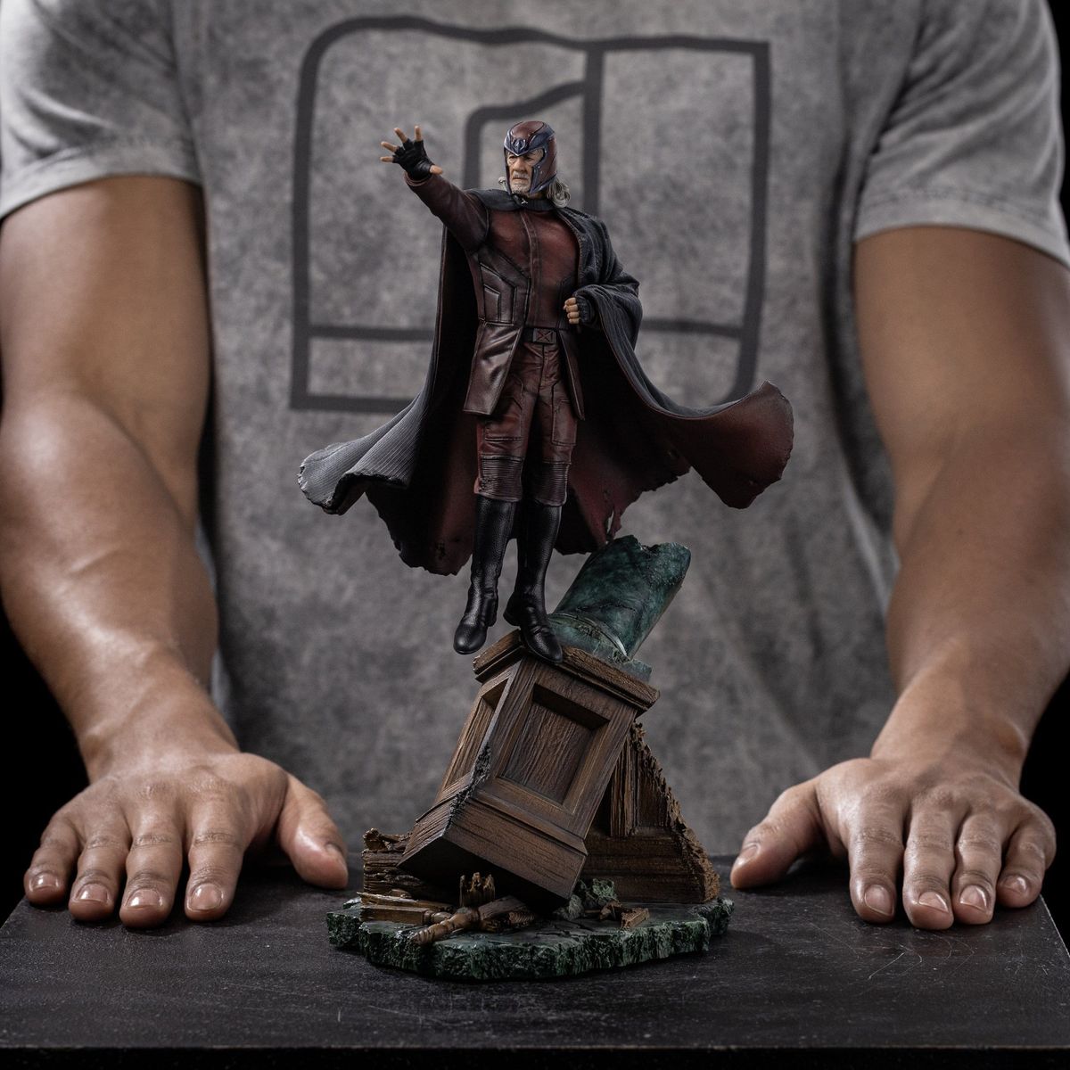 Marvel - Avengers: Doomsday Art Scale Statue 1/10 Magneto - Figur