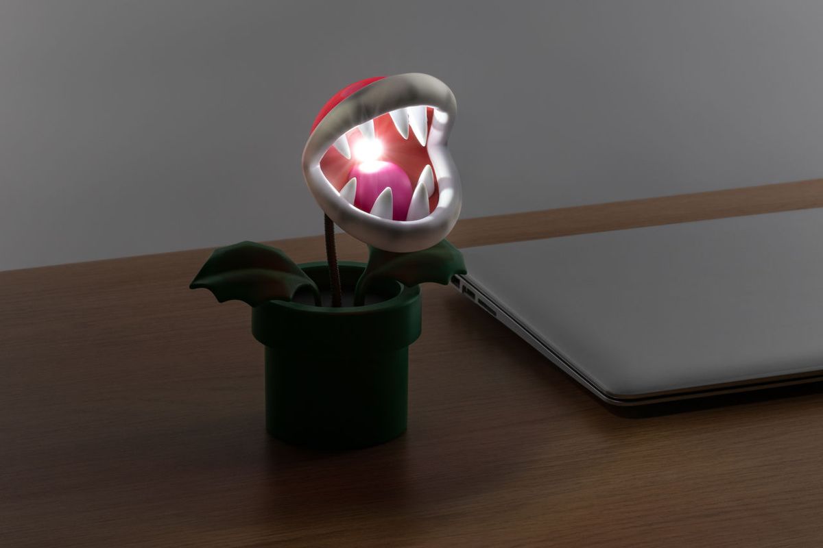 Super Mario - Mini Piranha Plant - Table Lamp