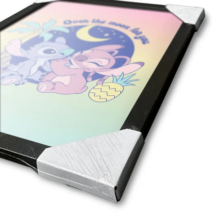 Lilo und Stitch - Over the Moon - Gerahmter Kunstdruck