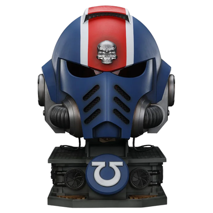 Warhammer 40,000 - Space Marine 2 Ultramarines Lieutenant Titus - replica helmet with stand