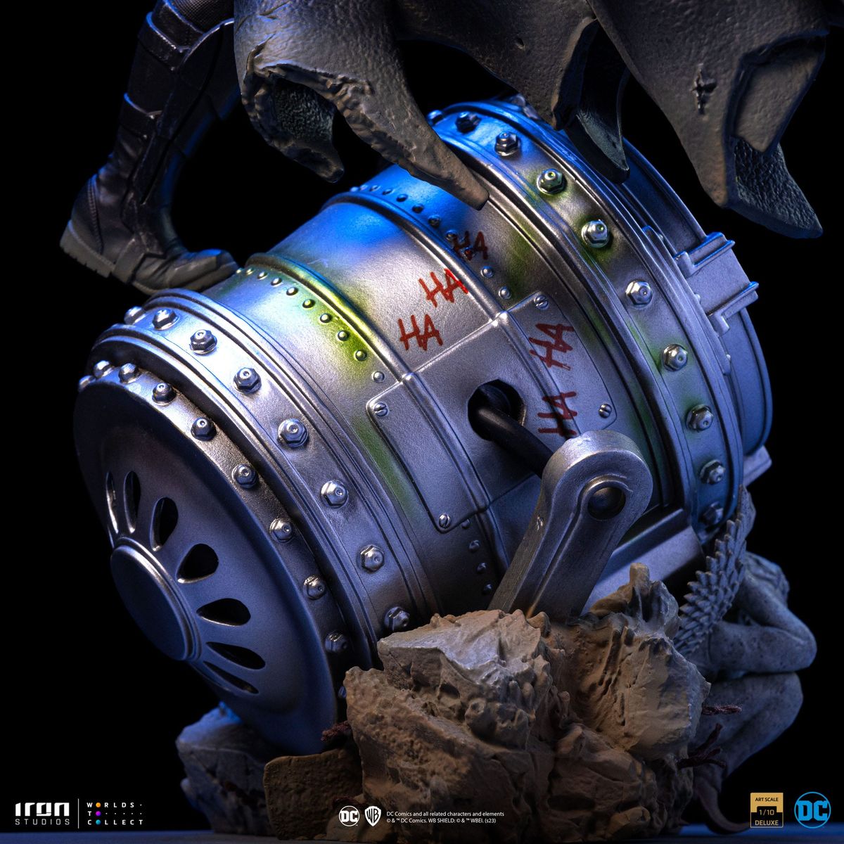 Batman - BDS Art Scale Statue 1/10 Batman Deluxe (Black Version Exclusive) - Figure