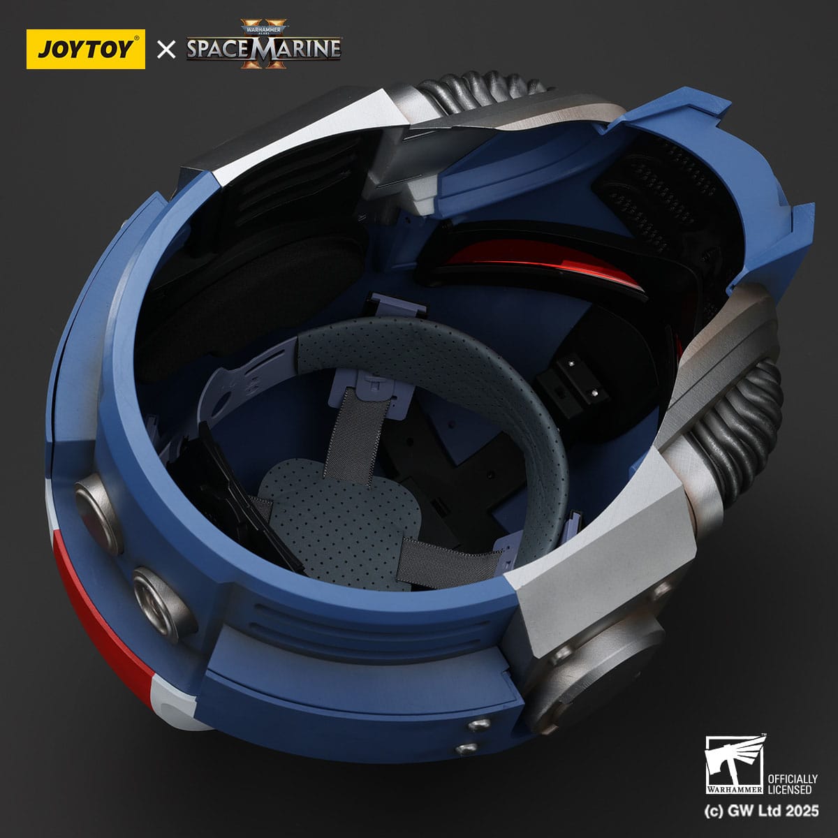 Warhammer 40,000 - Space Marine 2 Ultramarines Lieutenant Titus - replica helmet