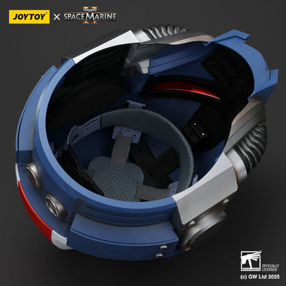 Warhammer 40,000 - Space Marine 2 Ultramarines Lieutenant Titus - replica helmet