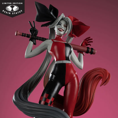 Batman - DC Direct Harley Quinn: Red, White & Black Statue 1/10 Harley Quinn by Alex Garner - Figur