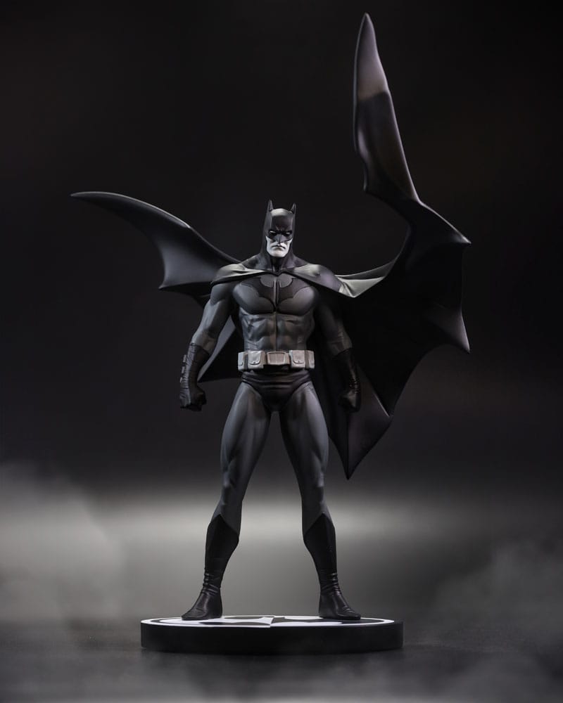 Batman - DC Direct Black &amp; White Batman (by Jorge Jimenez) - Figure