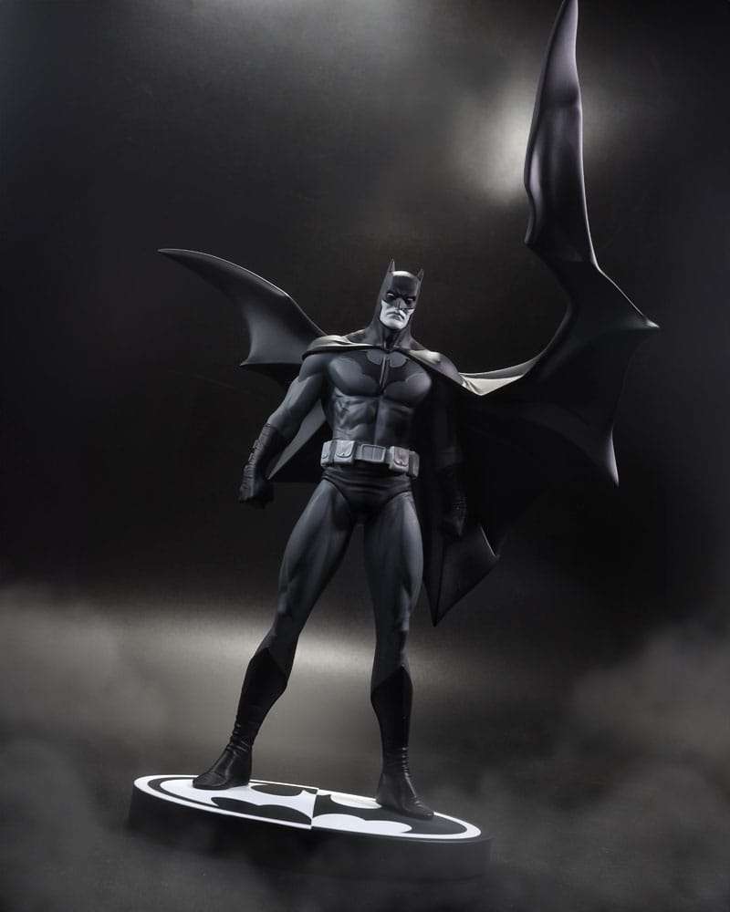 Batman - DC Direct Black &amp; White Batman (by Jorge Jimenez) - Figure