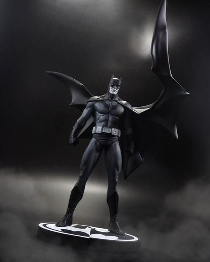 Batman - DC Direct Black &amp; White Batman (by Jorge Jimenez) - Figure