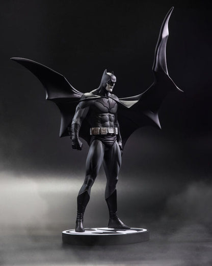 Batman - DC Direct Black &amp; White Batman (by Jorge Jimenez) - Figure