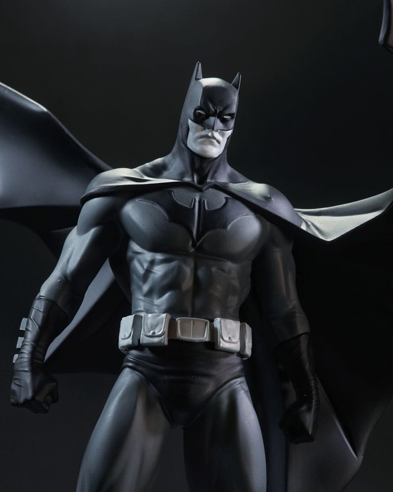 Batman - DC Direct Black &amp; White Batman (by Jorge Jimenez) - Figure