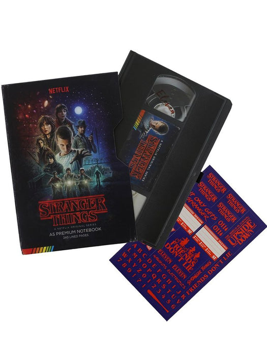 Stranger Things - VHS - Notizbuch mit Sticker | yvolve Shop